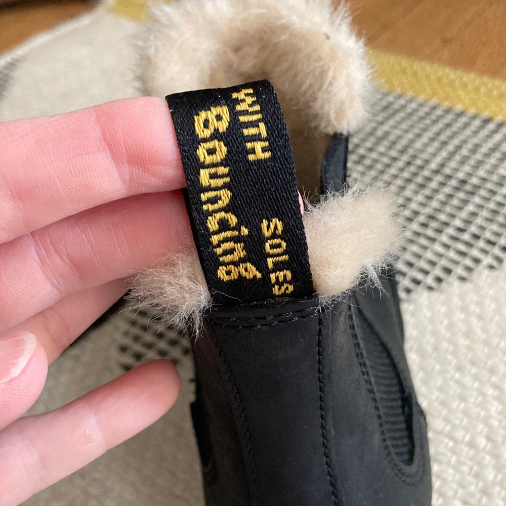 Dr. Martens Black Leather Chelsea Boots with Faux Fur Lining - Picture 7 of 8